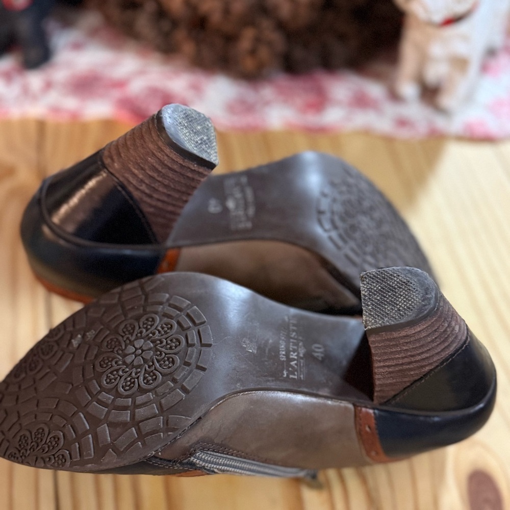 Elegant Multicolor Leather Women's Shoes - Picture 7 of 16